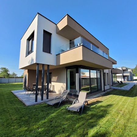 Appartamento Zea Apartmanhaz Balatonfenyves Esterno foto