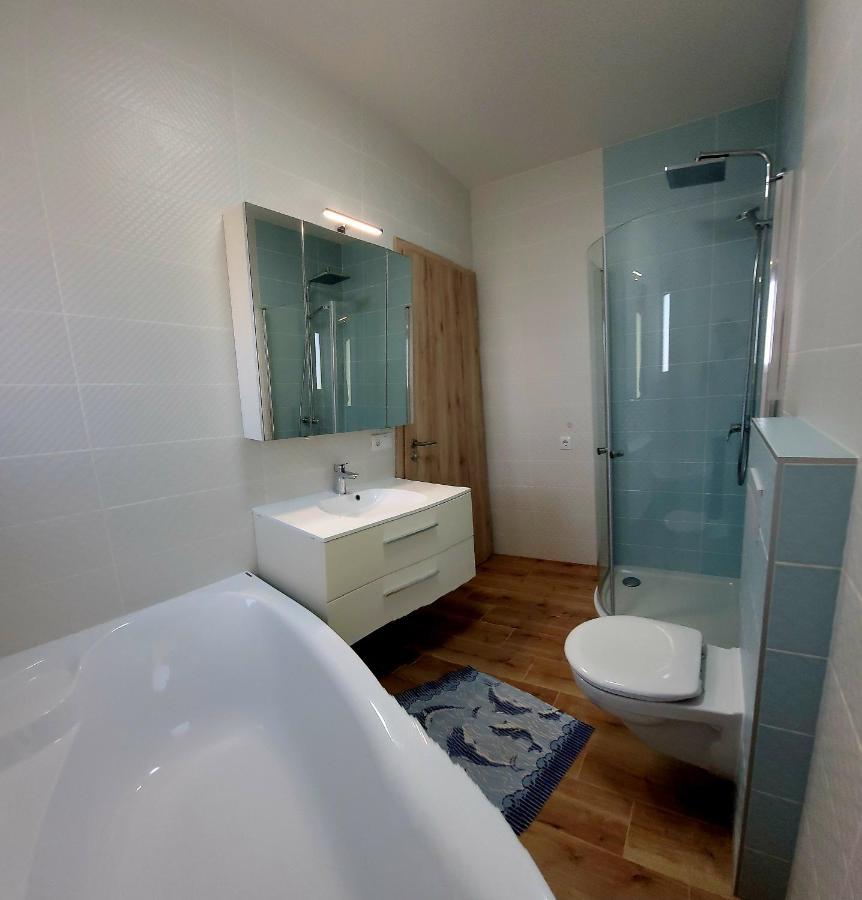Appartamento Zea Apartmanhaz Balatonfenyves Esterno foto