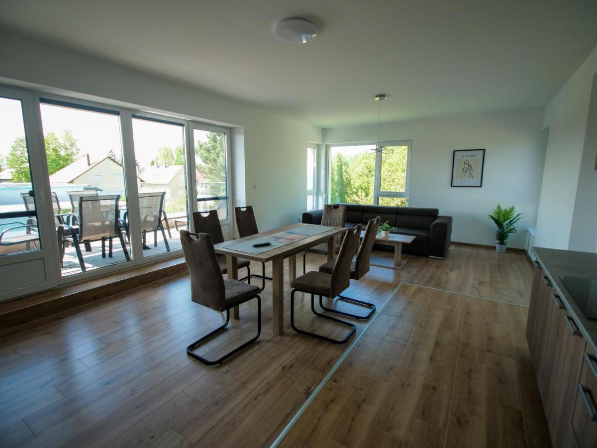 Appartamento Zea Apartmanhaz Balatonfenyves Esterno foto