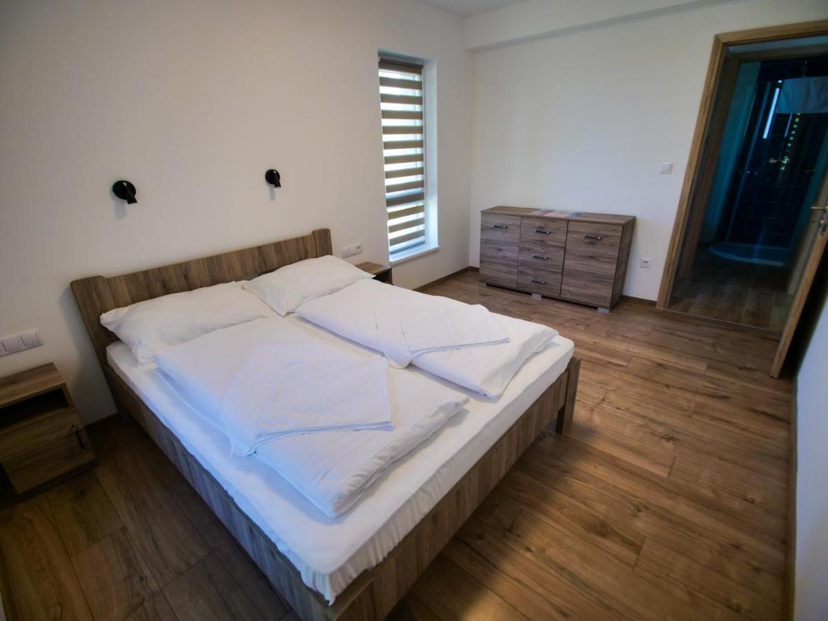 Appartamento Zea Apartmanhaz Balatonfenyves Esterno foto