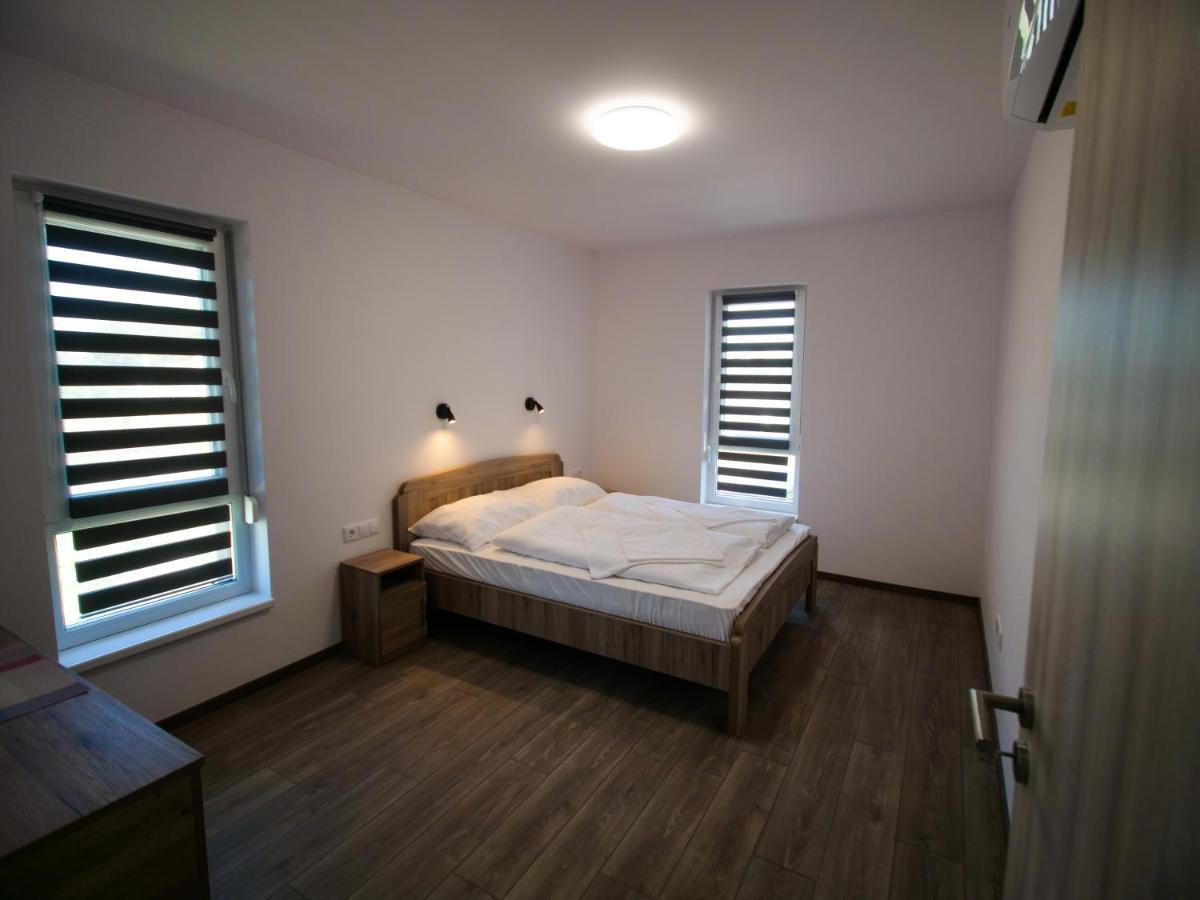 Appartamento Zea Apartmanhaz Balatonfenyves Esterno foto
