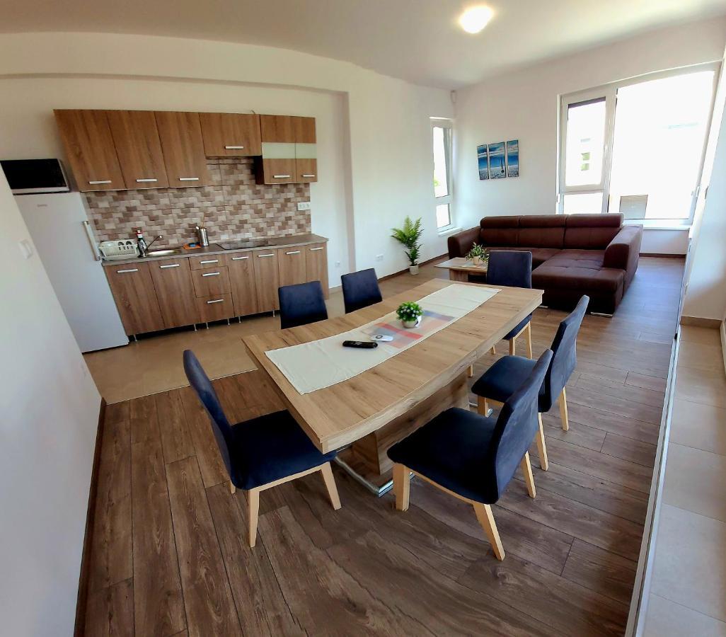 Appartamento Zea Apartmanhaz Balatonfenyves Esterno foto