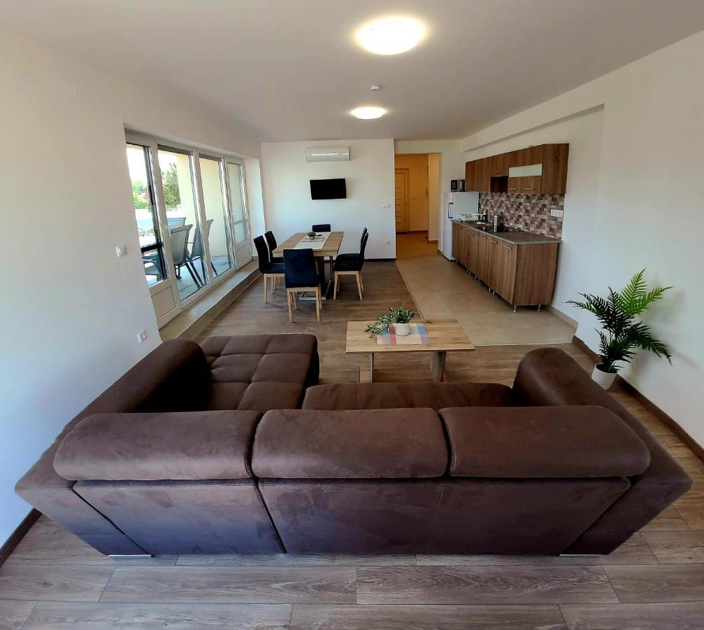 Appartamento Zea Apartmanhaz Balatonfenyves Esterno foto
