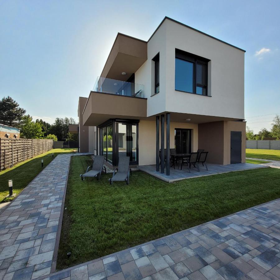 Appartamento Zea Apartmanhaz Balatonfenyves Esterno foto