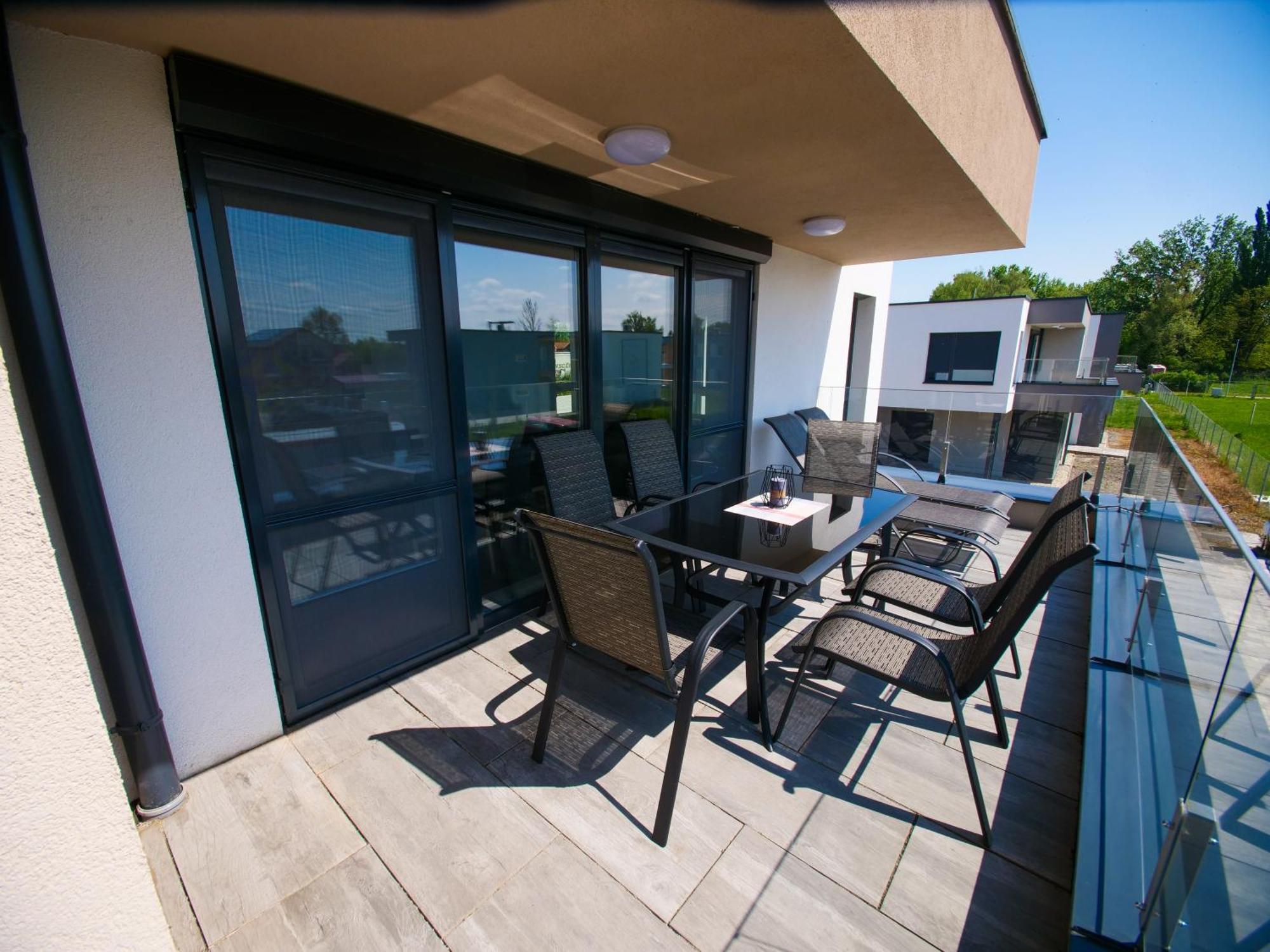 Appartamento Zea Apartmanhaz Balatonfenyves Esterno foto