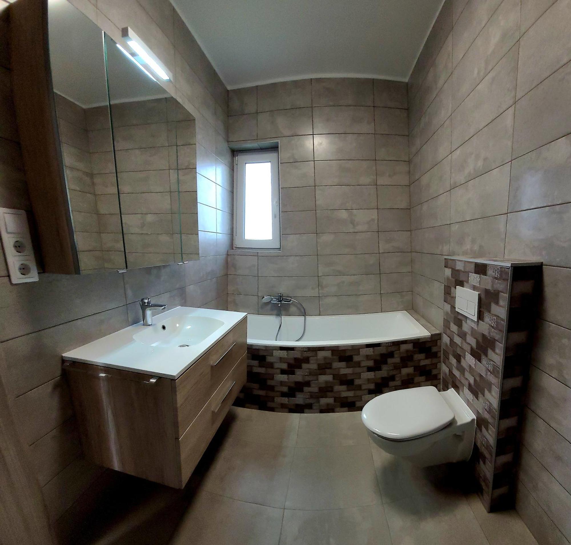 Appartamento Zea Apartmanhaz Balatonfenyves Esterno foto